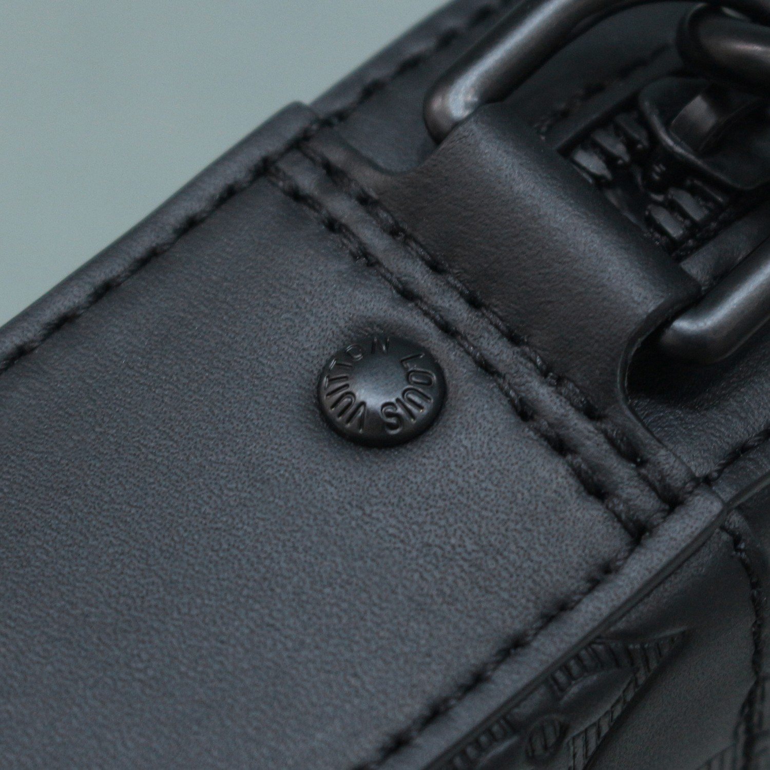 Louis Vuitton LV Duo Messenger邮差包 M69827