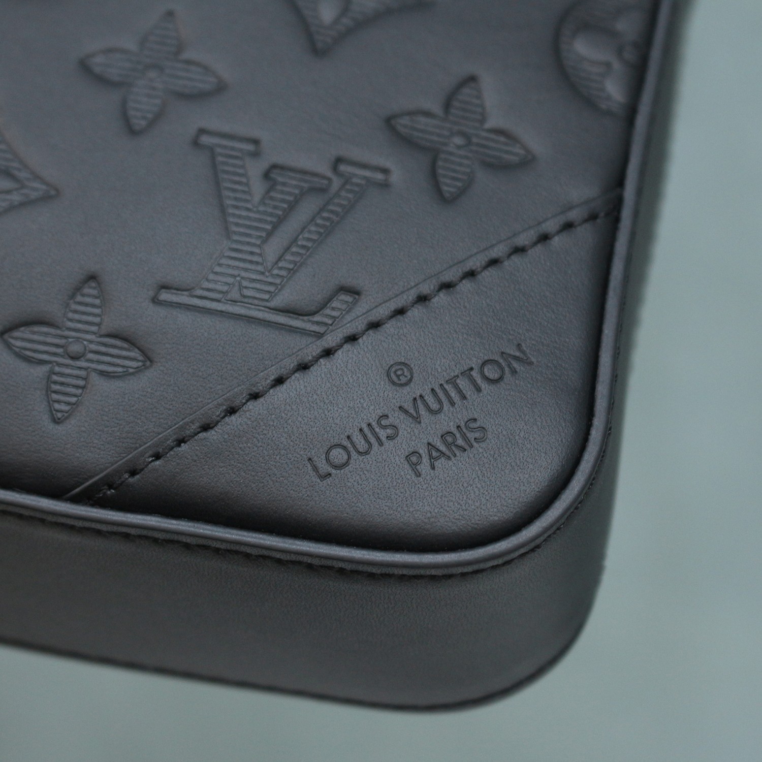 Louis Vuitton LV Duo Messenger邮差包 M69827