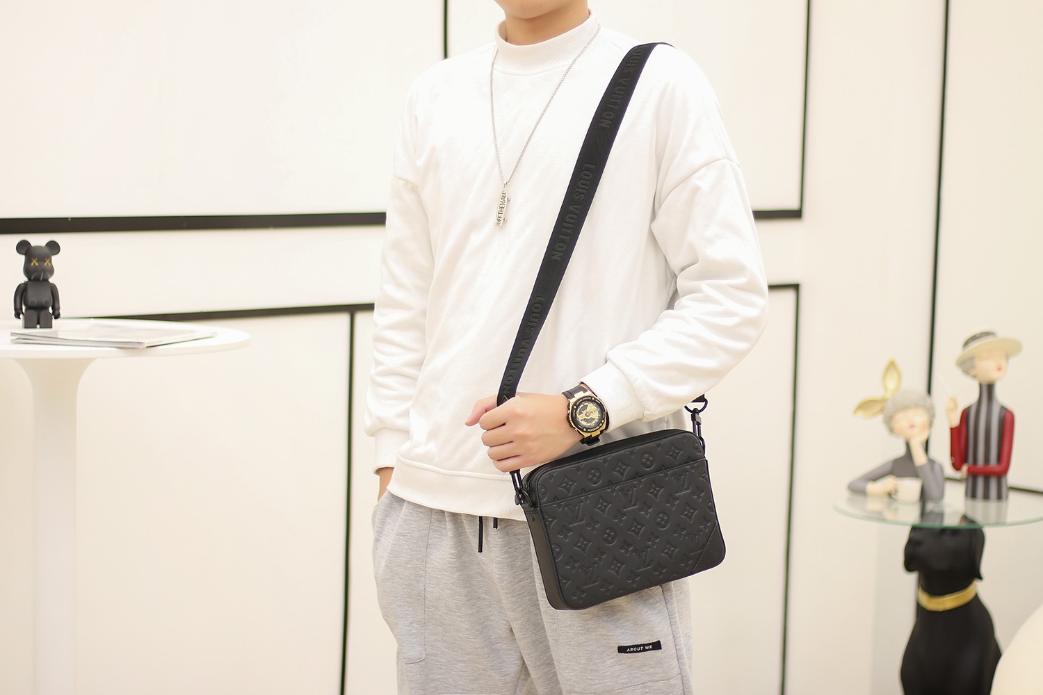 Louis Vuitton LV Duo Messenger邮差包 M69827