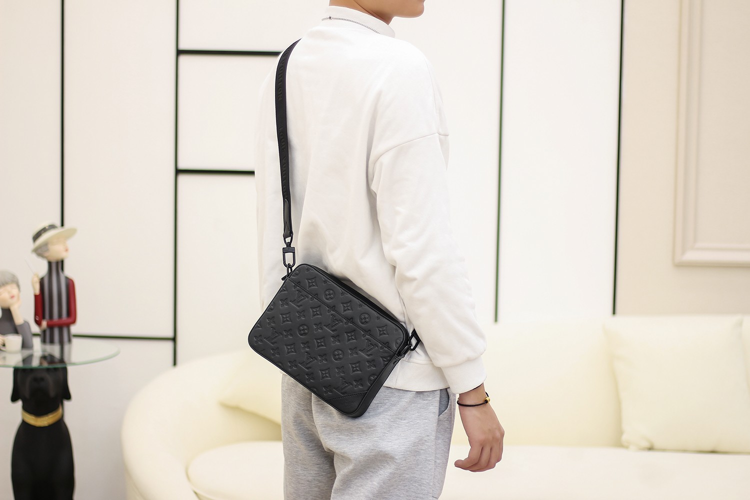Louis Vuitton LV Duo Messenger邮差包 M69827