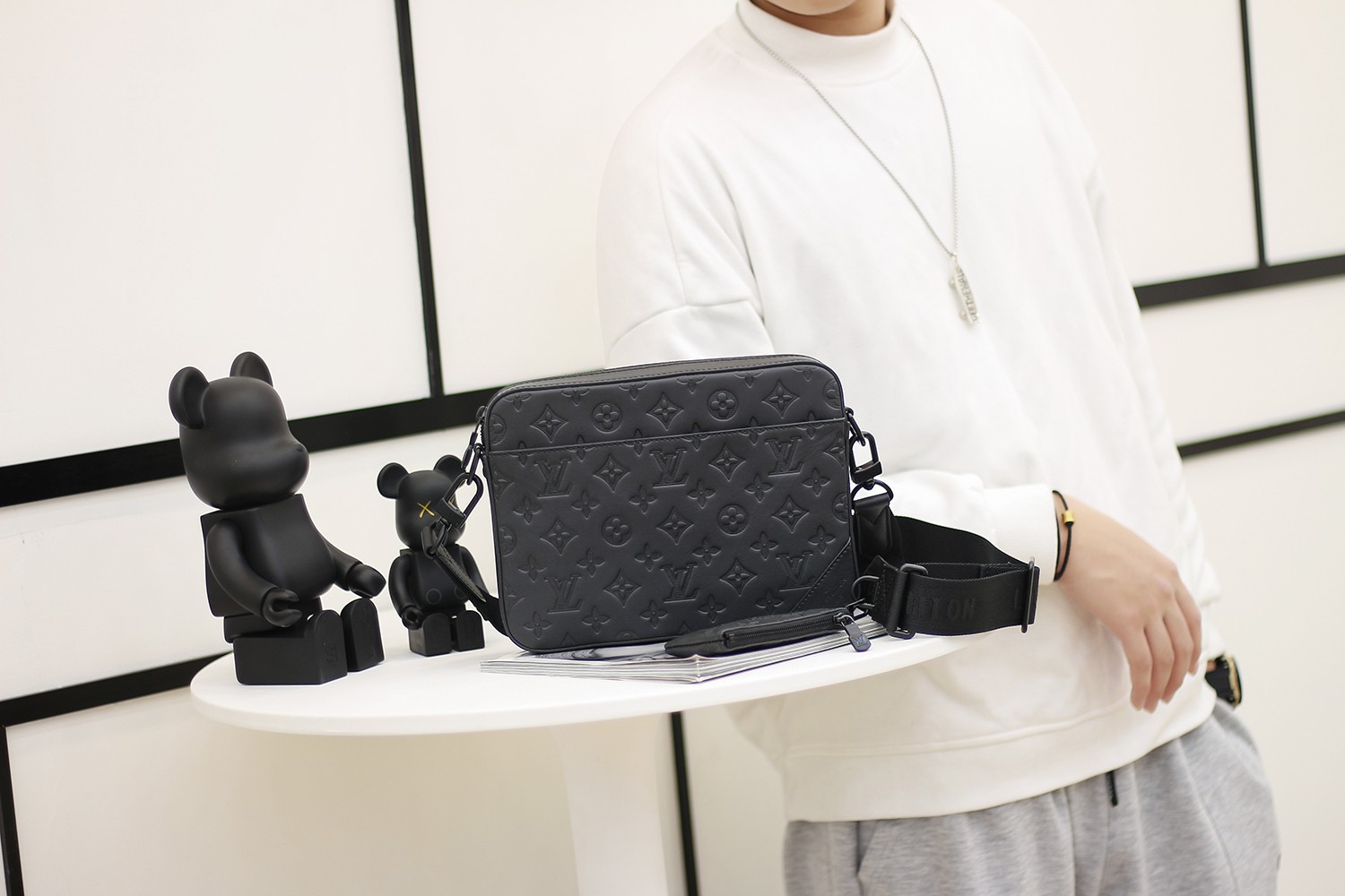 Louis Vuitton LV Duo Messenger邮差包 M69827