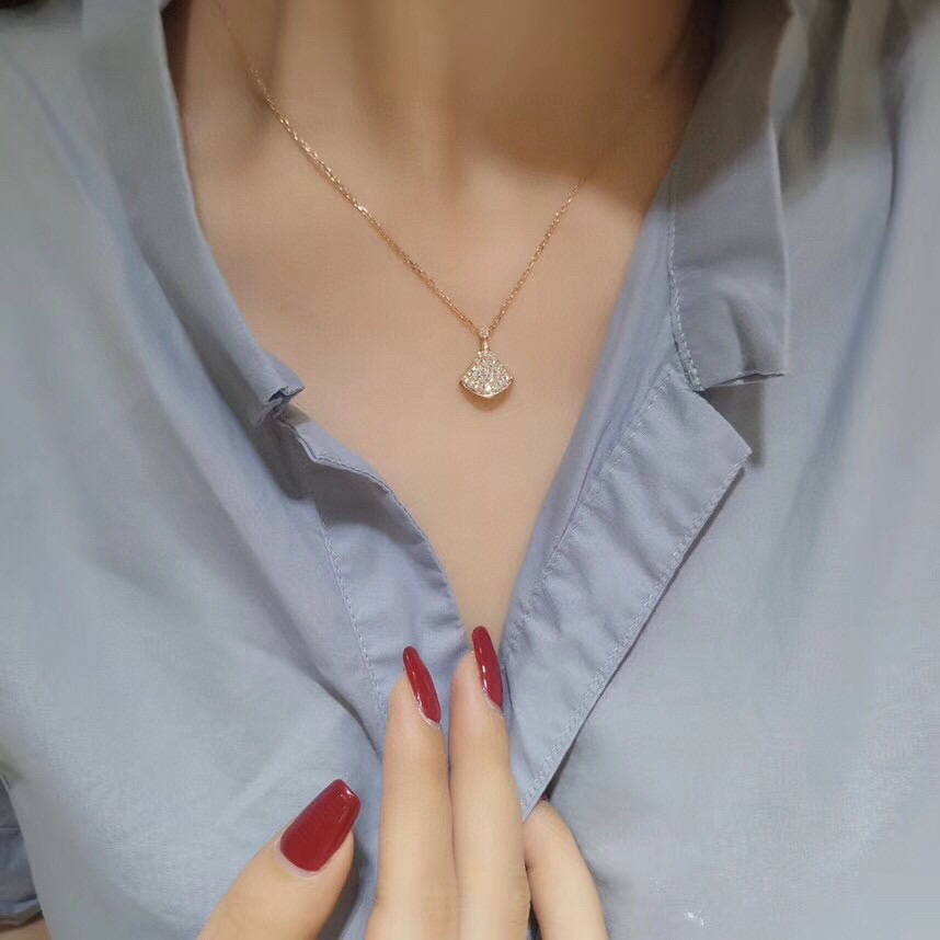 Pavé Diamond Fan Pendant Necklace - Comprehensive 6