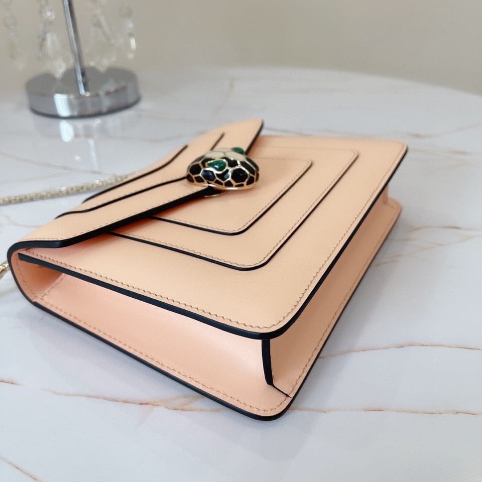 BVLGARI宝格丽蜜桃粉小牛皮材质肩背包61879