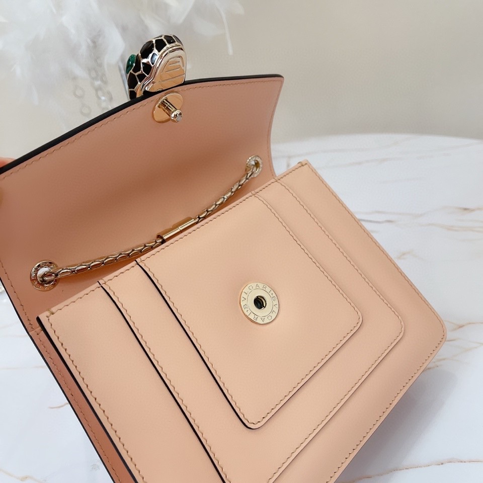 BVLGARI宝格丽蜜桃粉小牛皮材质肩背包61879