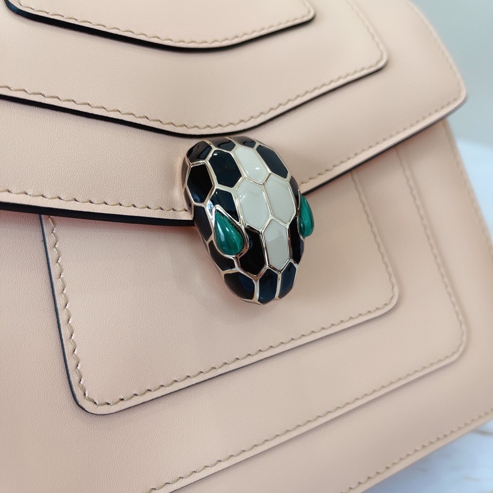 BVLGARI宝格丽蜜桃粉小牛皮材质肩背包61879