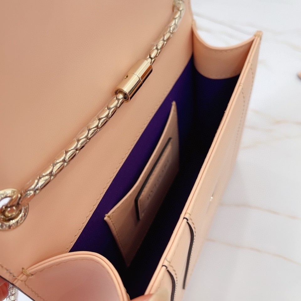 BVLGARI宝格丽蜜桃粉小牛皮材质肩背包61879