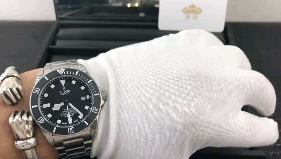 Tudor 皇家 帝舵领潜型系列M25600TN-0001男表视频欣赏
