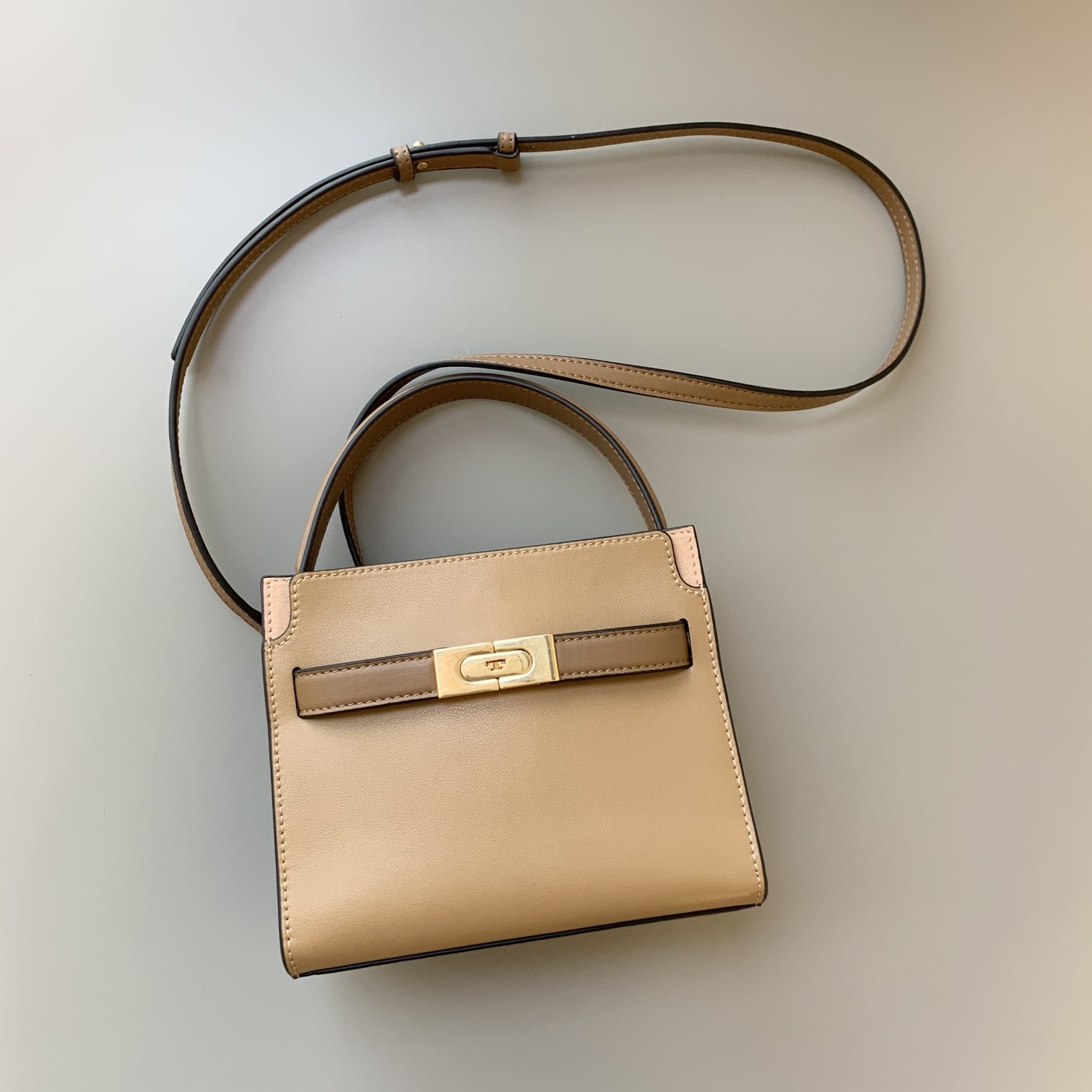 Tory Burch 迷你奶茶色TORY BURCH 新款托特包 头层纳帕牛皮＋ 磨砂五金 手提单肩斜挎均可