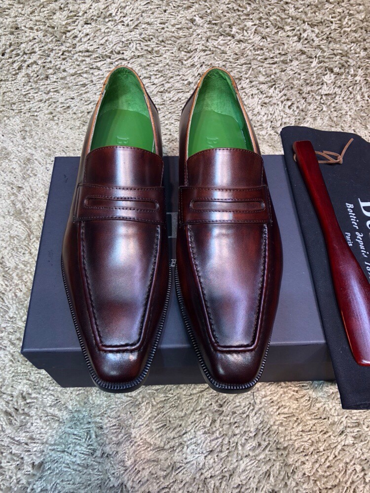 NO:271423,The most expensive shoes in the world are finally shipped. The slogan is 