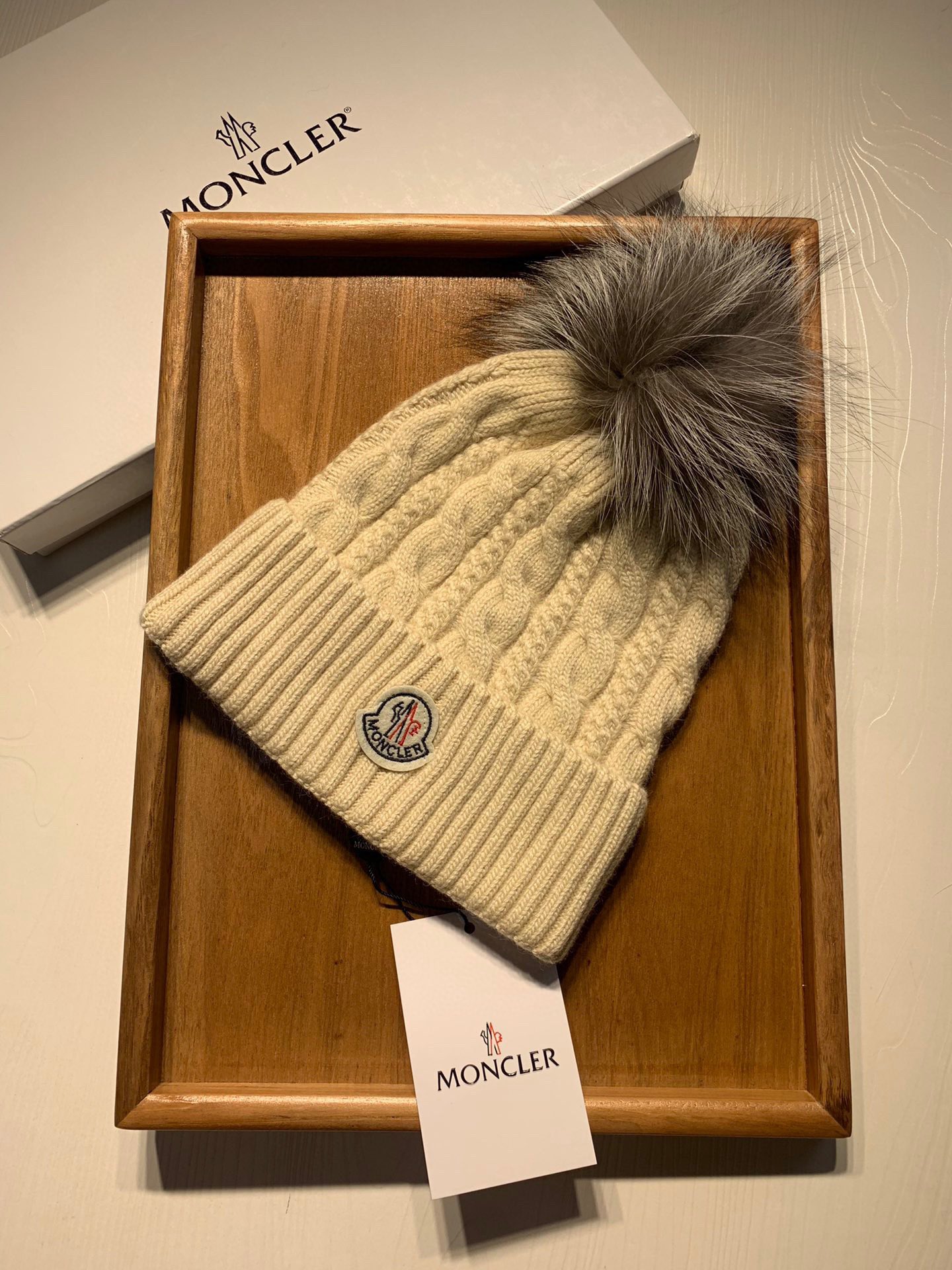 🌹。蒙口。【羊毛单帽-带狐狸毛球】客供小羊毛！珍贵典藏的灵魂帽子！客供色纱.每个颜色都非常好看！经典！手