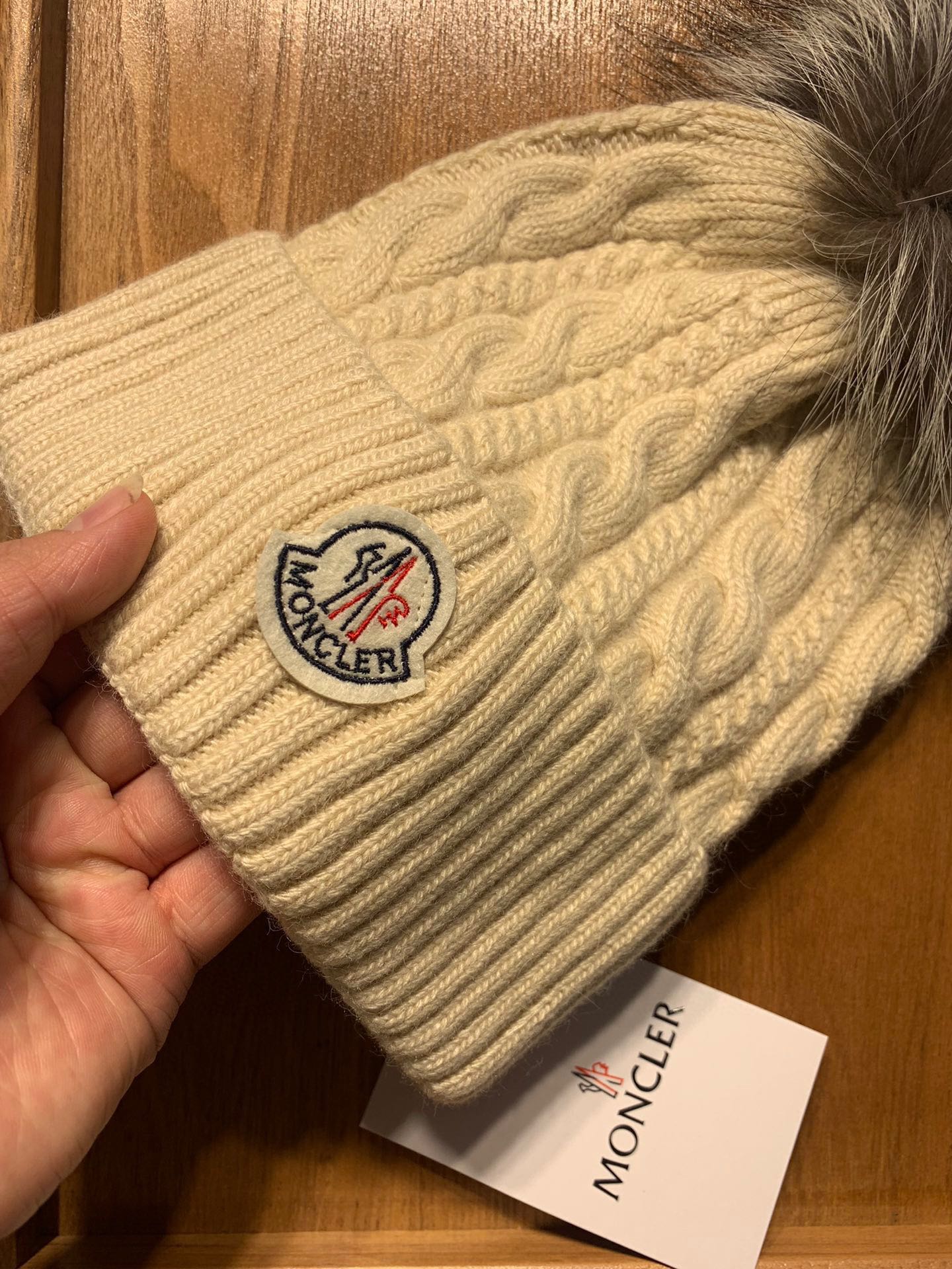 🌹。蒙口。【羊毛单帽-带狐狸毛球】客供小羊毛！珍贵典藏的灵魂帽子！客供色纱.每个颜色都非常好看！经典！手