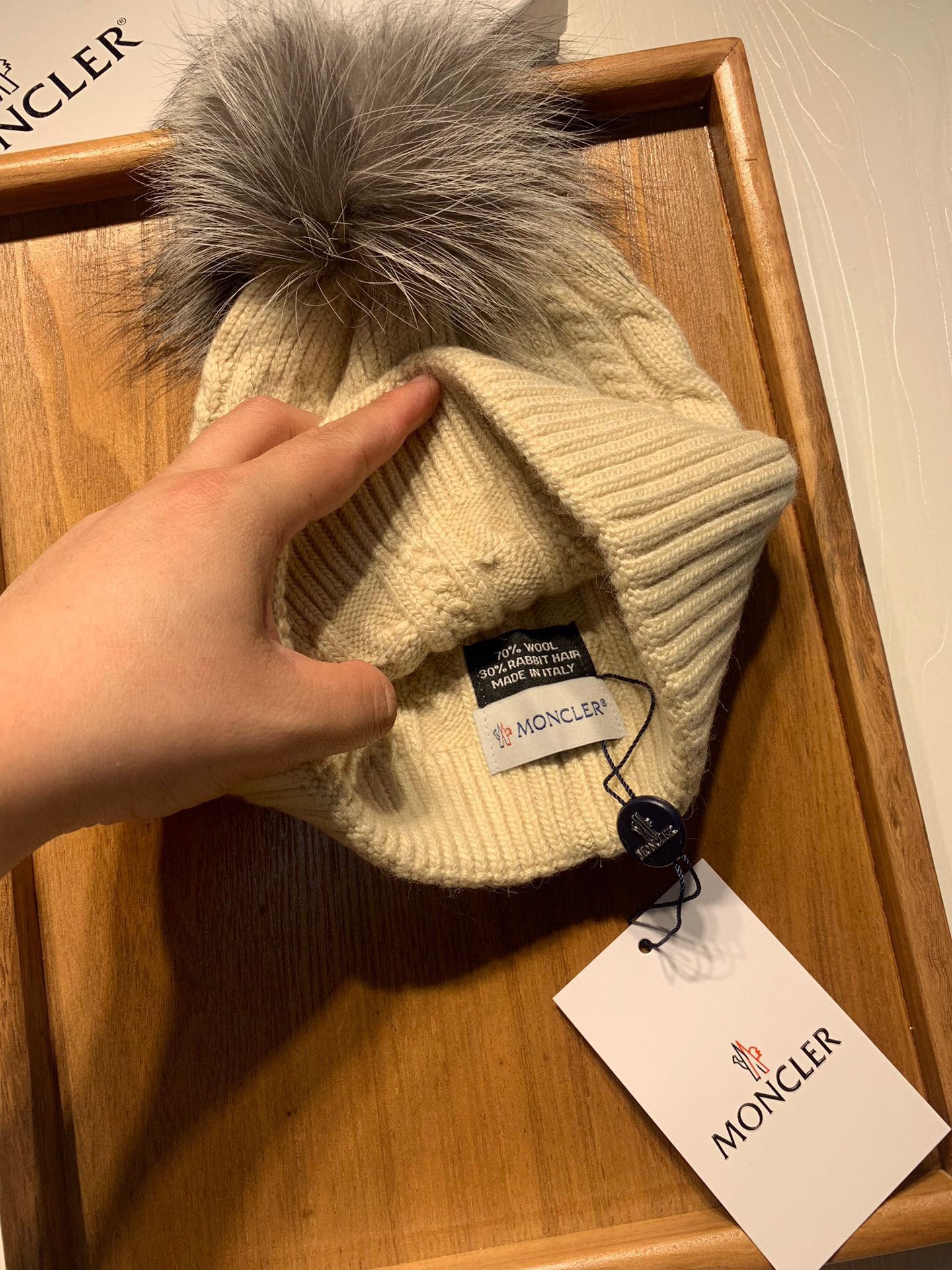 🌹。蒙口。【羊毛单帽-带狐狸毛球】客供小羊毛！珍贵典藏的灵魂帽子！客供色纱.每个颜色都非常好看！经典！手