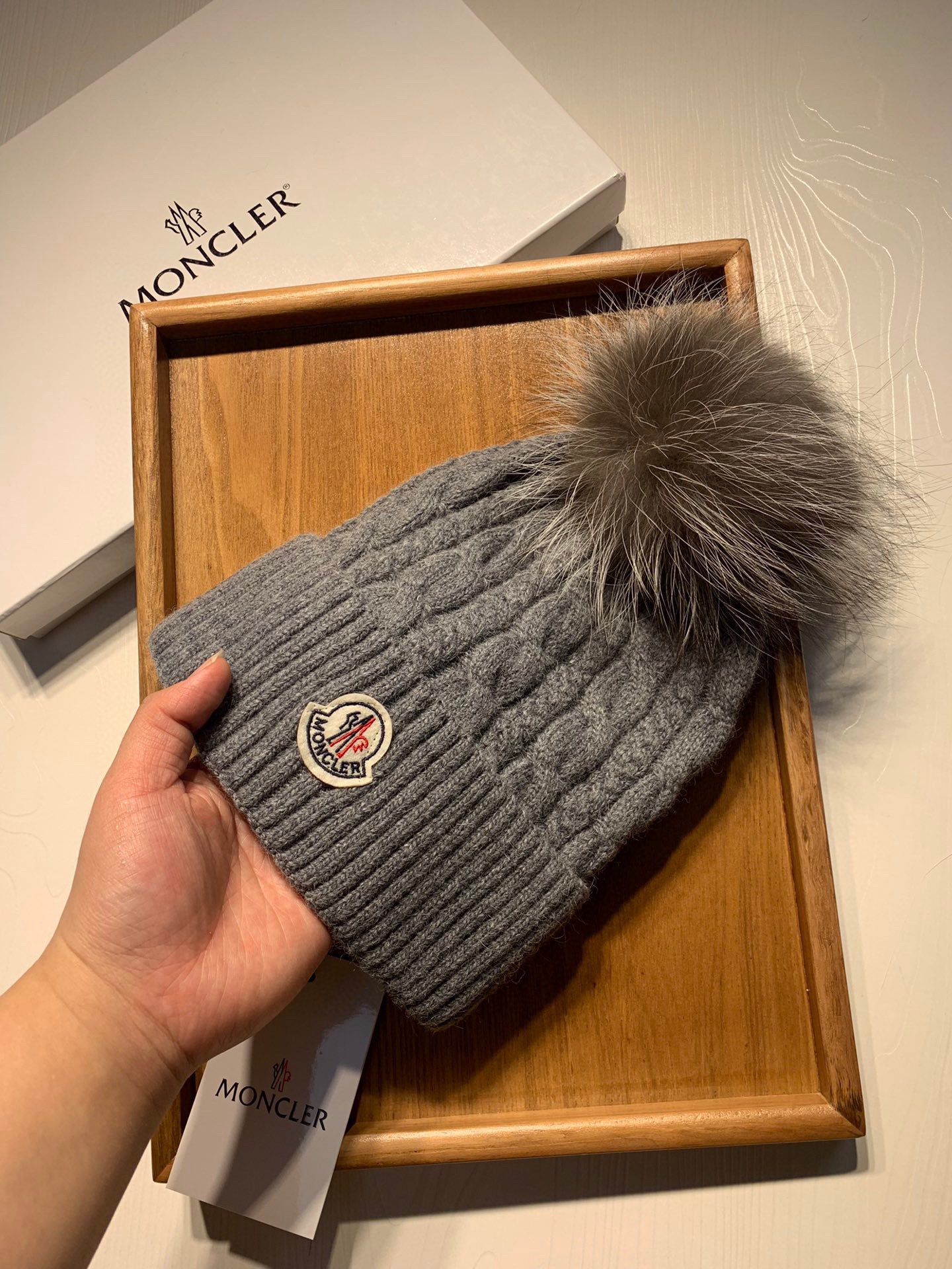 🌹。蒙口。【羊毛单帽-带狐狸毛球】客供小羊毛！珍贵典藏的灵魂帽子！客供色纱.每个颜色都非常好看！经典！手