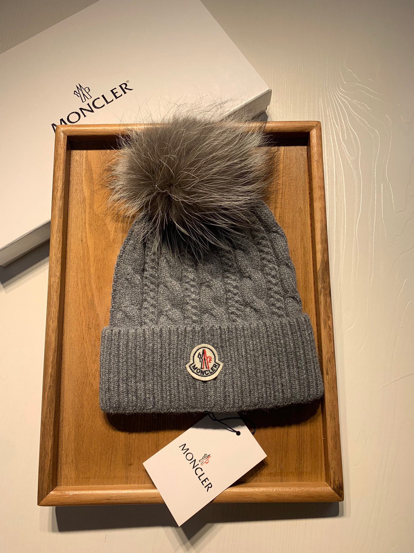 🌹。蒙口。【羊毛单帽-带狐狸毛球】客供小羊毛！珍贵典藏的灵魂帽子！客供色纱.每个颜色都非常好看！经典！手