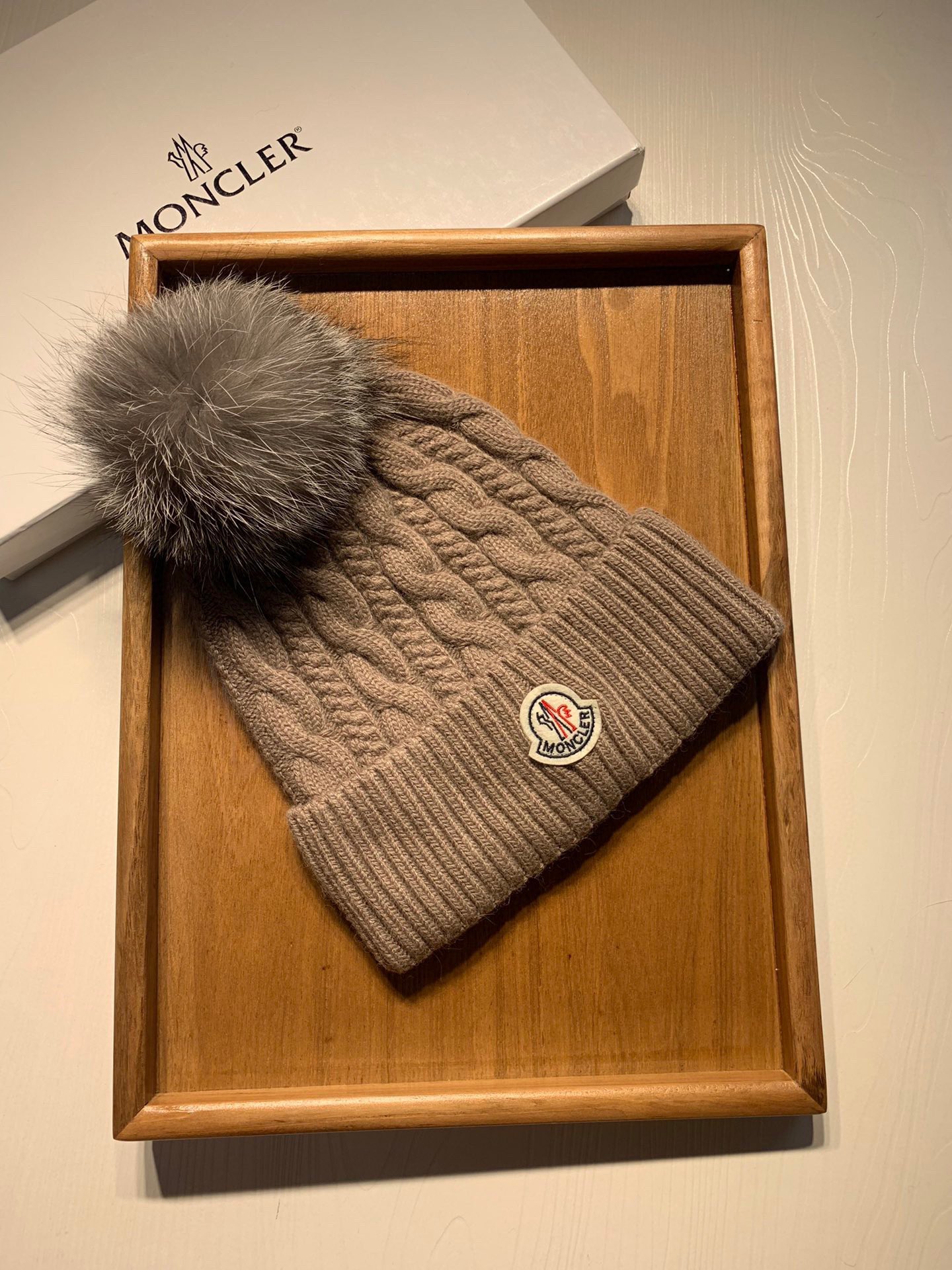 🌹。蒙口。【羊毛单帽-带狐狸毛球】客供小羊毛！珍贵典藏的灵魂帽子！客供色纱.每个颜色都非常好看！经典！手