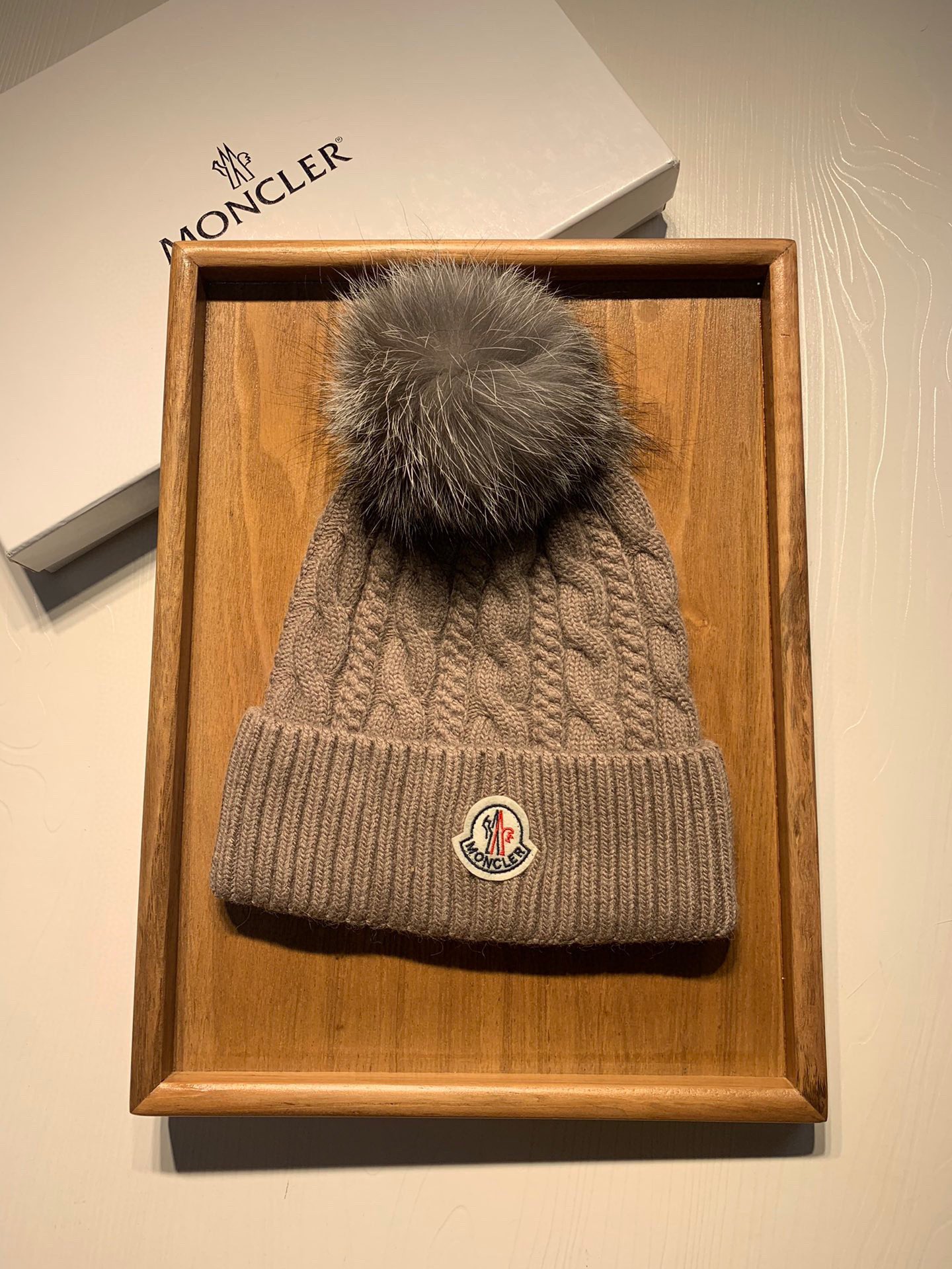 🌹。蒙口。【羊毛单帽-带狐狸毛球】客供小羊毛！珍贵典藏的灵魂帽子！客供色纱.每个颜色都非常好看！经典！手