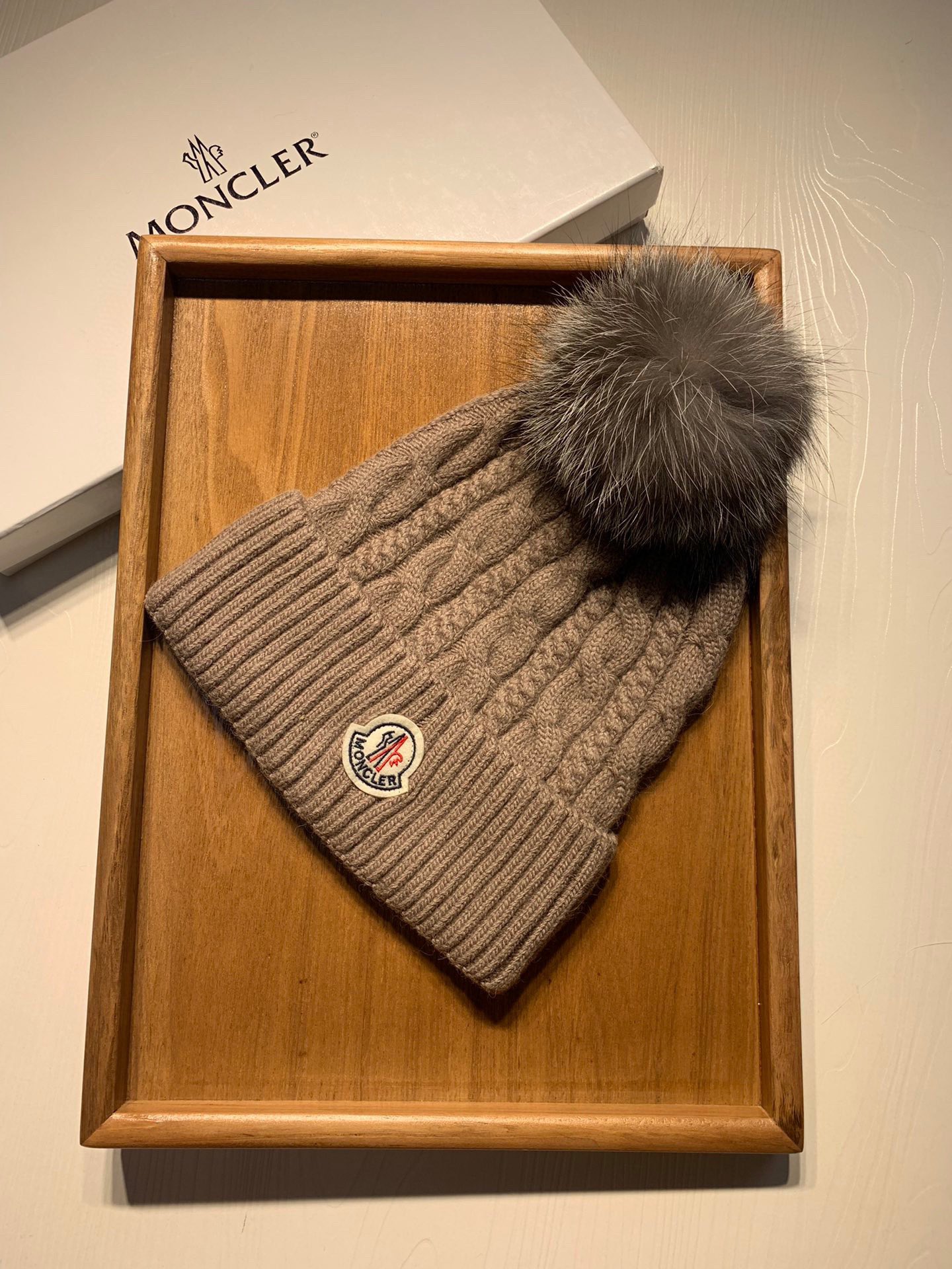 🌹。蒙口。【羊毛单帽-带狐狸毛球】客供小羊毛！珍贵典藏的灵魂帽子！客供色纱.每个颜色都非常好看！经典！手