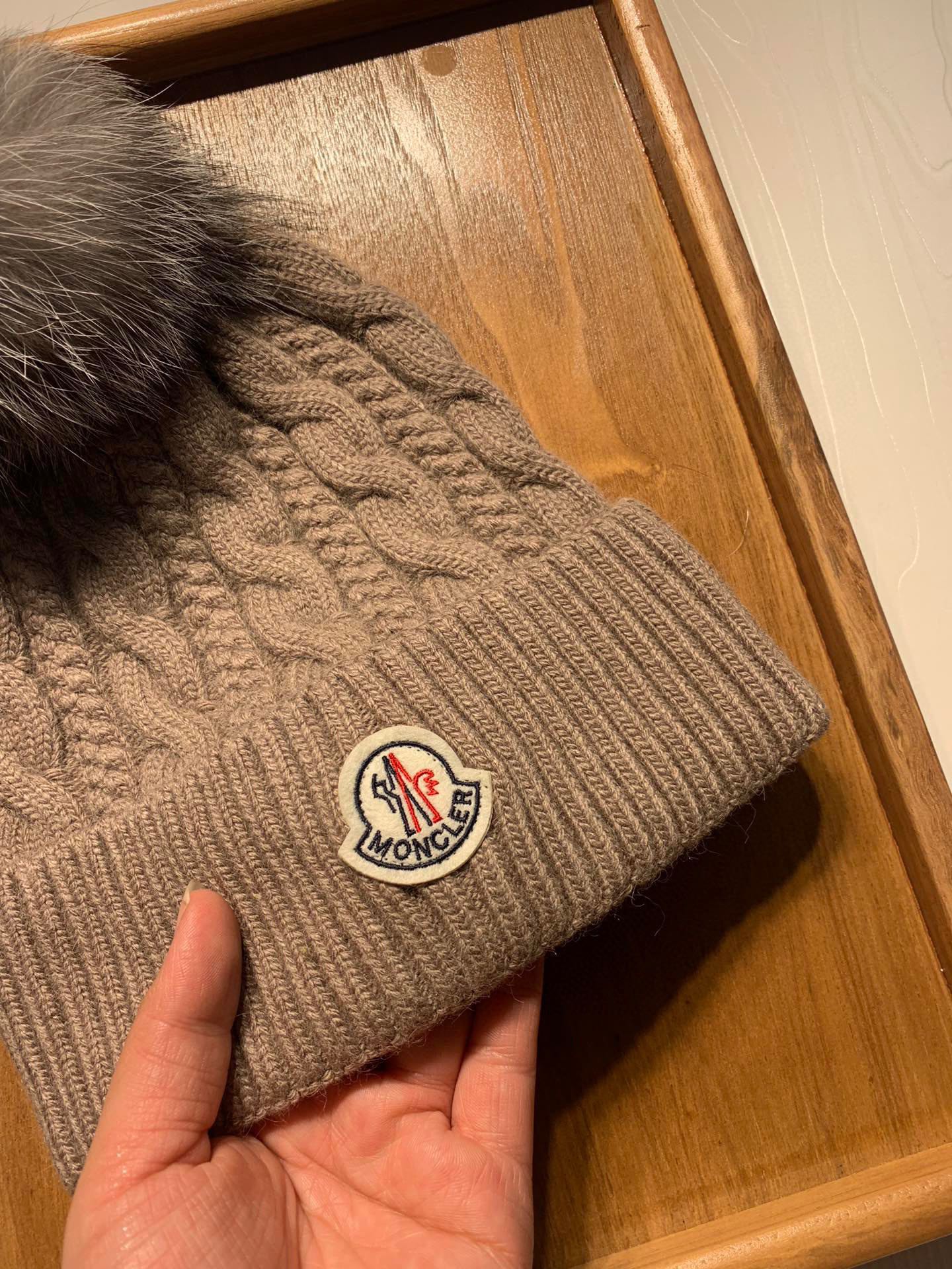 🌹。蒙口。【羊毛单帽-带狐狸毛球】客供小羊毛！珍贵典藏的灵魂帽子！客供色纱.每个颜色都非常好看！经典！手