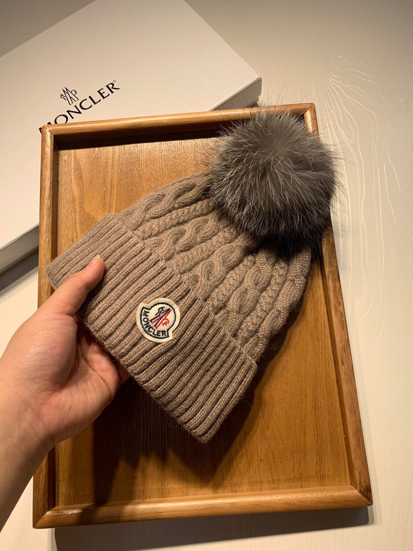 🌹。蒙口。【羊毛单帽-带狐狸毛球】客供小羊毛！珍贵典藏的灵魂帽子！客供色纱.每个颜色都非常好看！经典！手