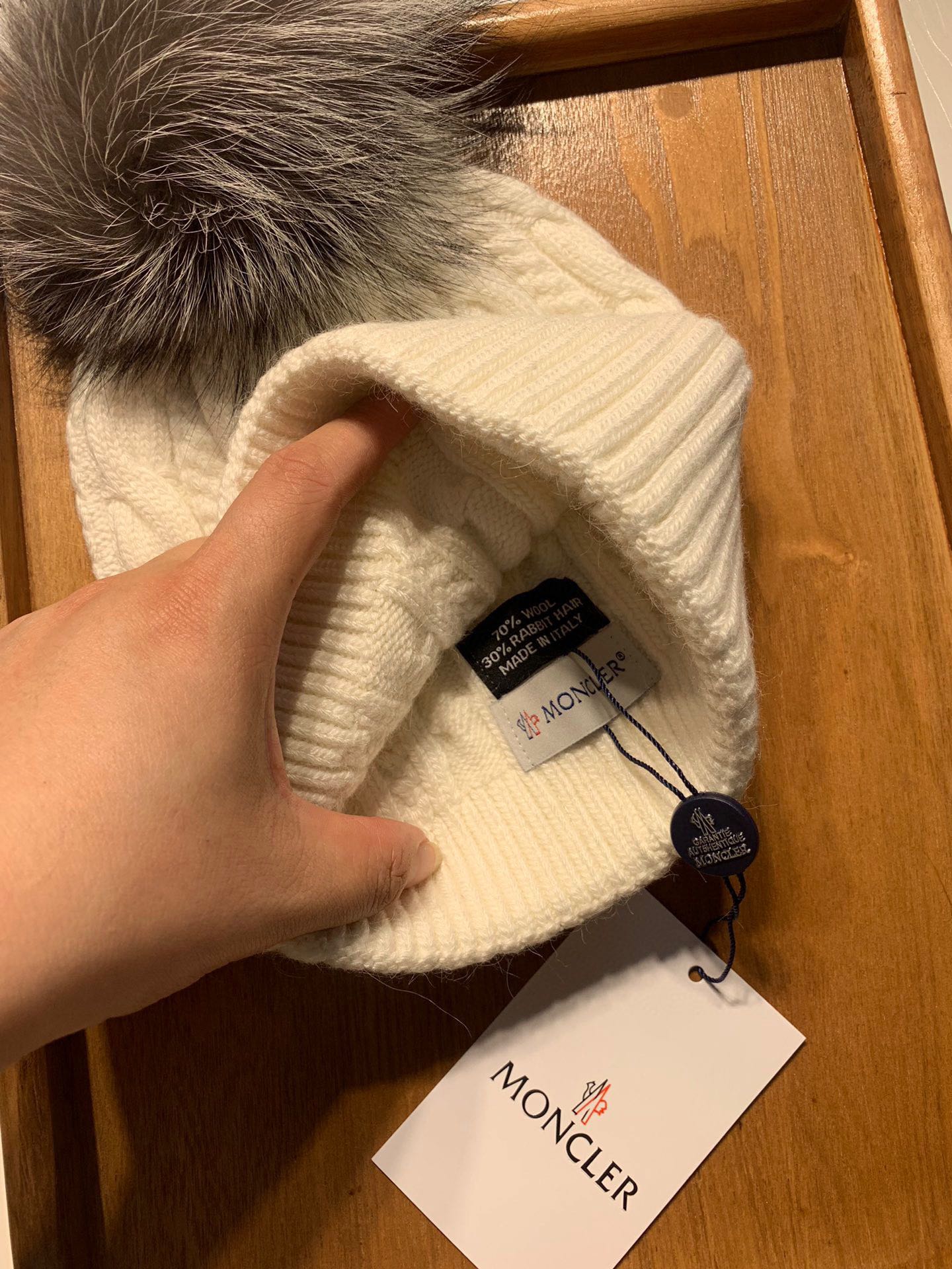 🌹。蒙口。【羊毛单帽-带狐狸毛球】客供小羊毛！珍贵典藏的灵魂帽子！客供色纱.每个颜色都非常好看！经典！手