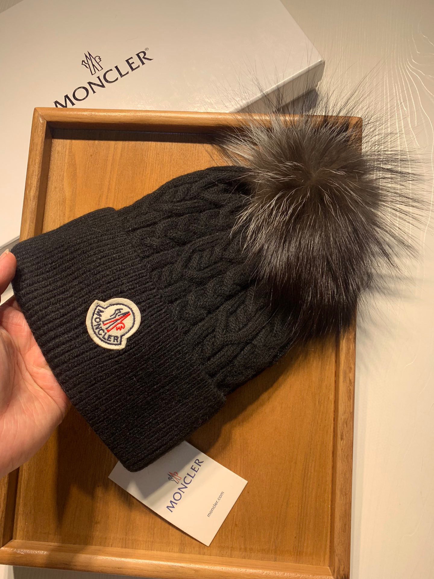 🌹。蒙口。【羊毛单帽-带狐狸毛球】客供小羊毛！珍贵典藏的灵魂帽子！客供色纱.每个颜色都非常好看！经典！手