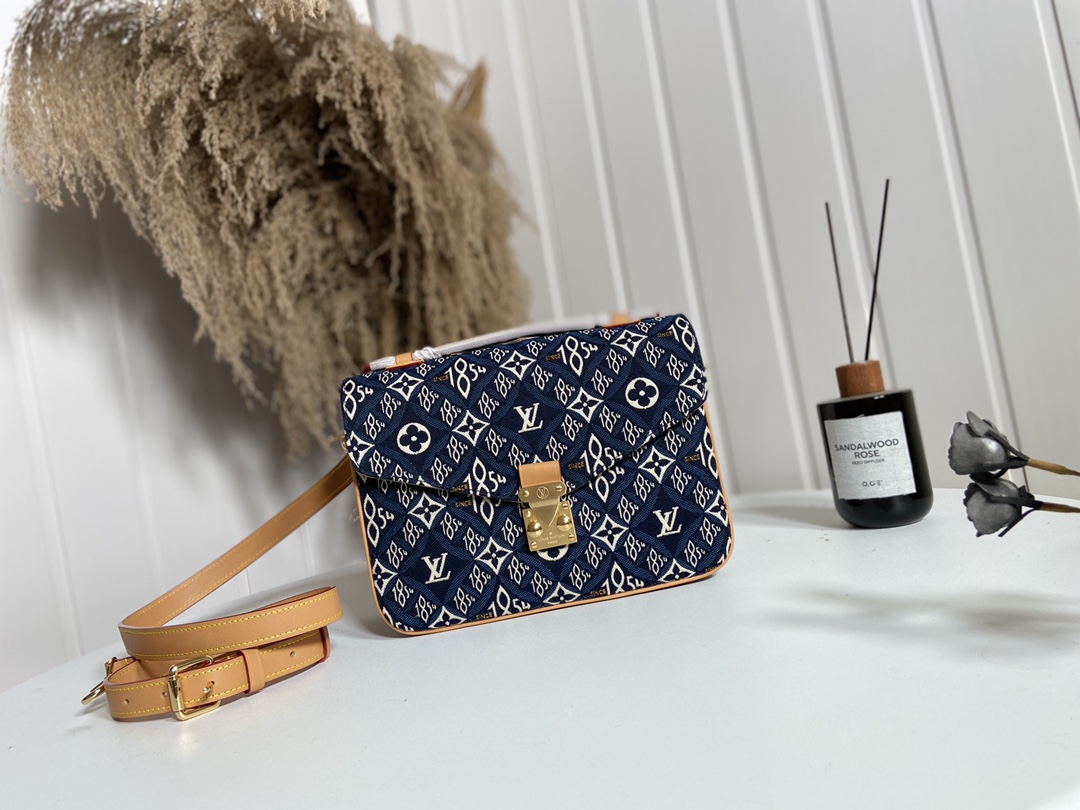 Louis Vuitton LV Pochette MeTis Bags Handbags Fabric Winter Collection M57395