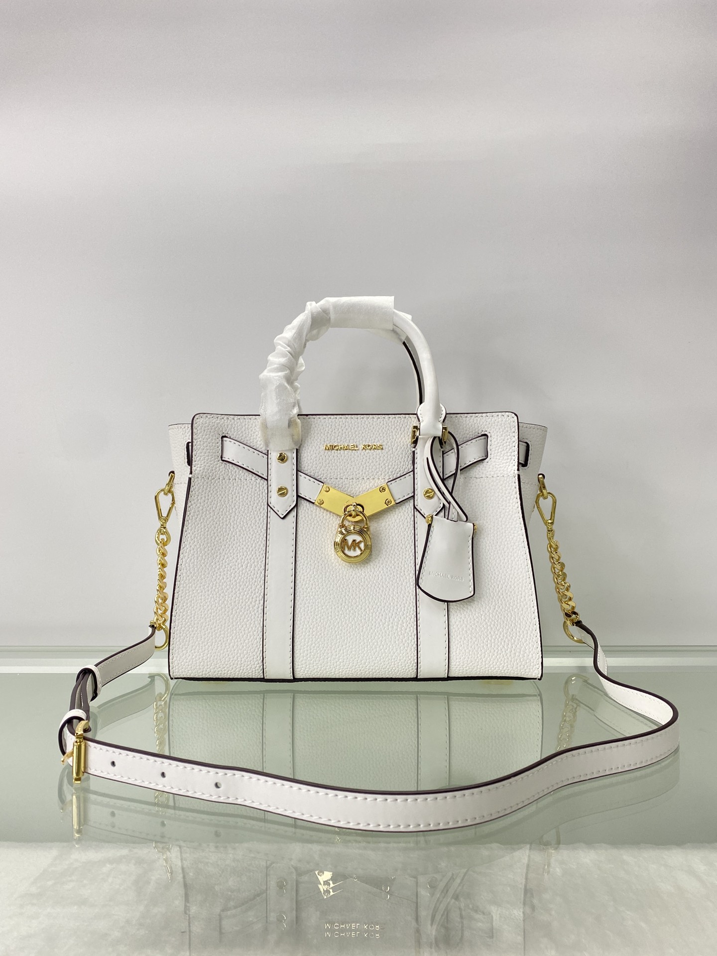 Michael Kors ～Nouveau Hamilton 手提大锁包 采用 老花皮革打造而成 是您打造日常造型的 之选