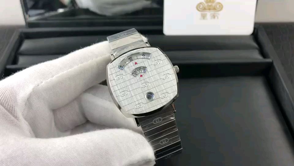 Gucci 皇家 古驰Grip系列腕表35毫米视频欣赏