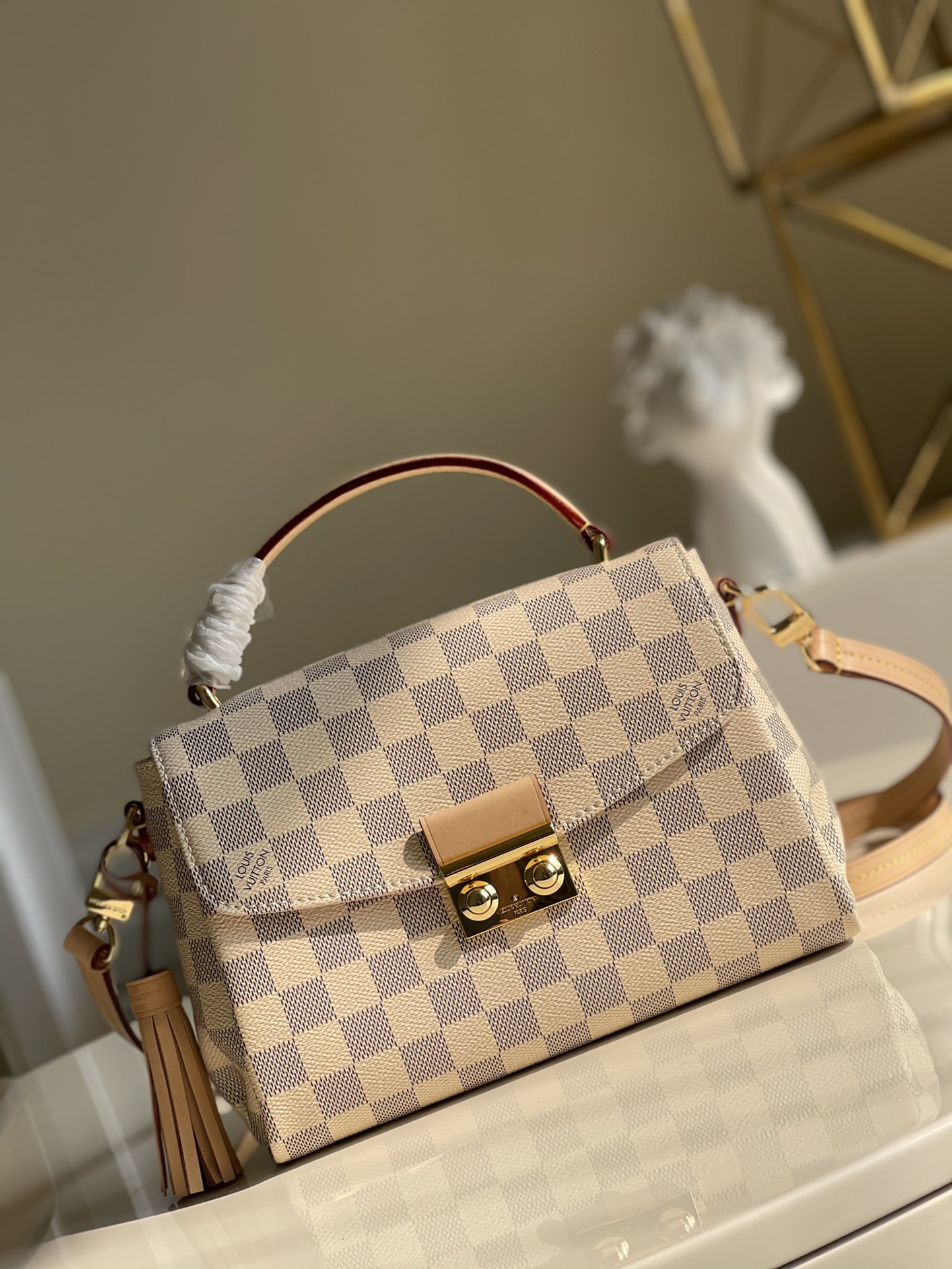 NO:396345,[Exclusive real photo N41581] croisette damier coffee postman bag Another handbag in addition to metis is hugely popular. Original hardware. The only version of lining materials. Random comparison. Independent identity code. 24.5*24.2*9cm. Full packaging. F.,LV [original leather], louis vuitton.19860909【独家实拍N41581】croisette damier咖啡邮差包 又一款除了metis巨巨火的手袋 原厂五金 里布材料唯一对版 随意对比 内设独立身份编码 24.5*24.2*9cm 配全包装 f.,LV【原厂皮】,louis vuitton,Bag