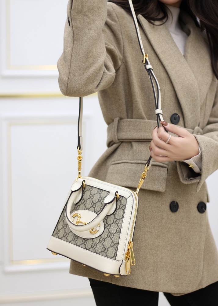 GUCCI 1955马衔扣系列Mini贝壳包 640716白色