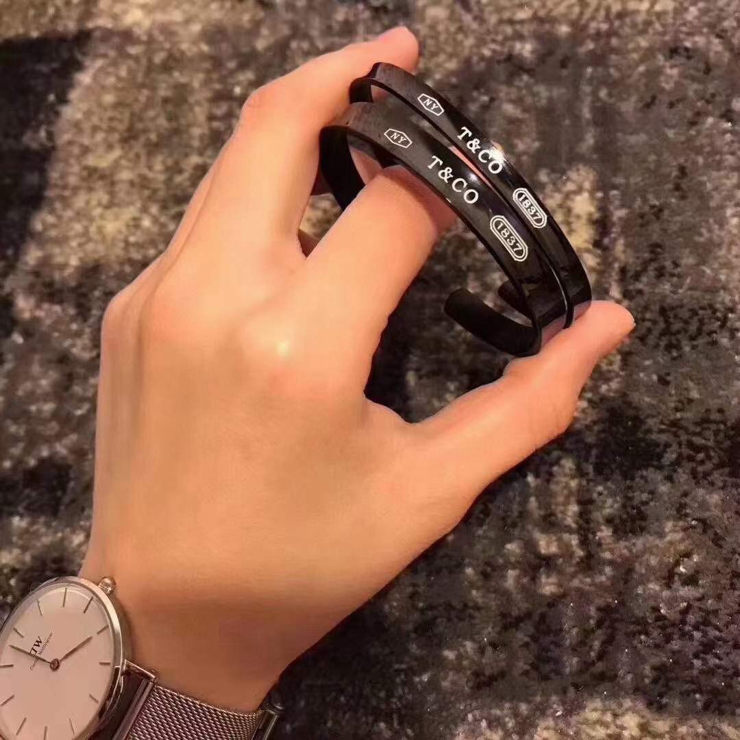 Tiffany & Co. 蒂芙尼Tiffany 1837黑色钛金情侣手镯 浪漫520情人节之礼…