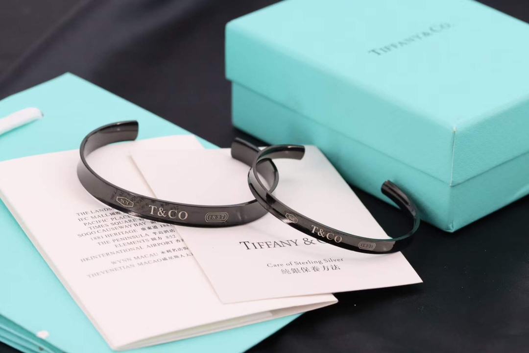 Tiffany & Co. 蒂芙尼Tiffany 1837黑色钛金情侣手镯 浪漫520情人节之礼…