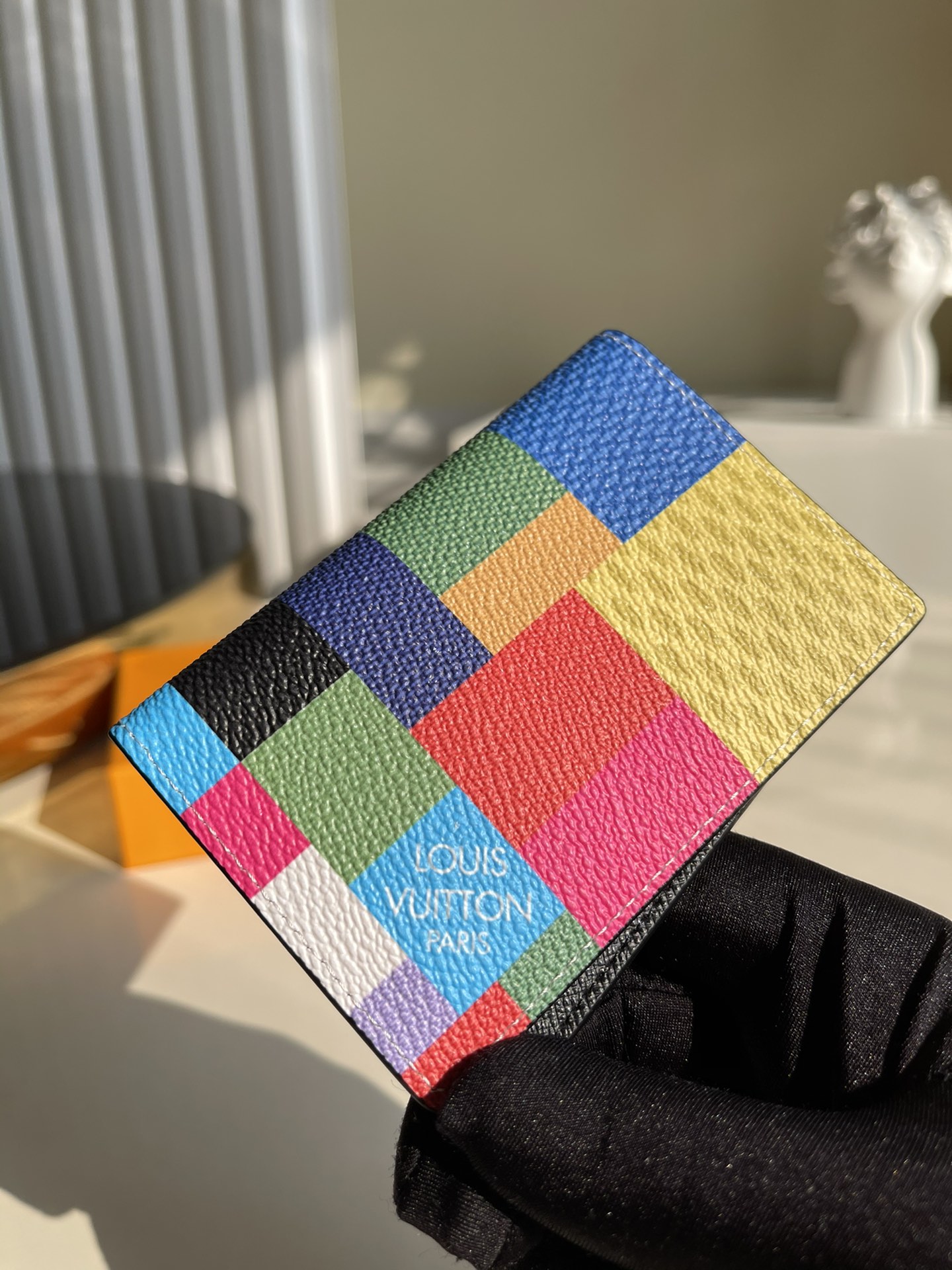 NO:396347,[Exclusive real photo N60441 color grid] New style passport clip This pocket wallet is made of Damier Distorted canvas designed by Virgil Abloh, which inspires SKA music into checkerboard pattern, greets Louis Vuitton classic Damier pattern. Compact design can store credit cards, banknotes and notes. 8 x 11 x 1 cm a.,LV [original leather],louis vuitton,louis vuitton19860909【独家实拍N60441彩格】新款来袭护照夹 本款口袋钱夹取材 Virgil Abloh 设计的 Damier Distorted 帆布,将 SKA 音乐灵感化为棋盘格纹,致意路易威登经典 Damier 图案.紧凑设计可收纳信用卡、纸钞和票据. 8 x 11 x 1 cm a.,LV【原厂皮】,louis vuitton,louis vuitton,Bag