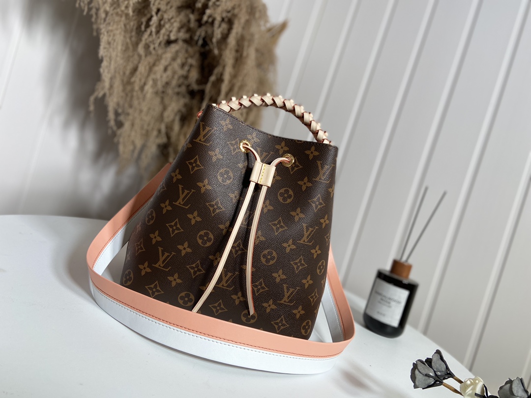 How to Buy Replcia
 Louis Vuitton LV NeoNoe Replicas
 Bucket Bags Gold Monogram Canvas Calfskin Cowhide Spring Collection M45577