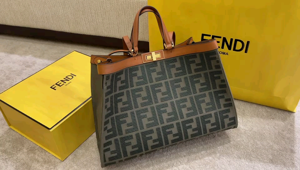 Fendi Peekaboo Torby Tote Wysokiej klasy projektant