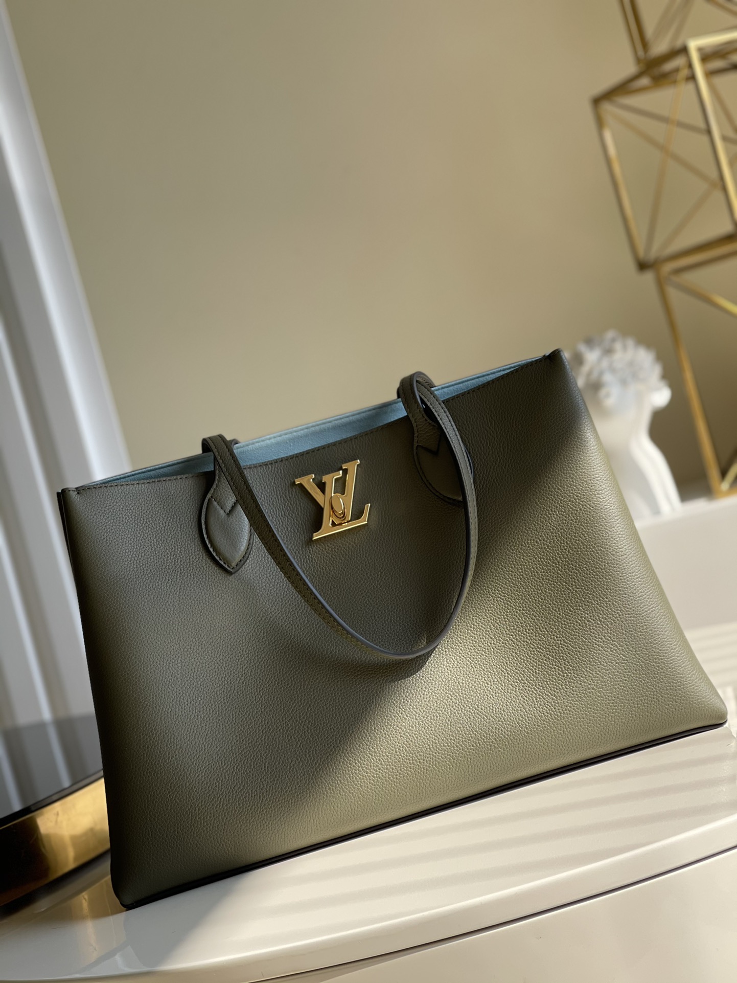 Louis Vuitton LOCKME Lockme shopper (M57345, M57346)