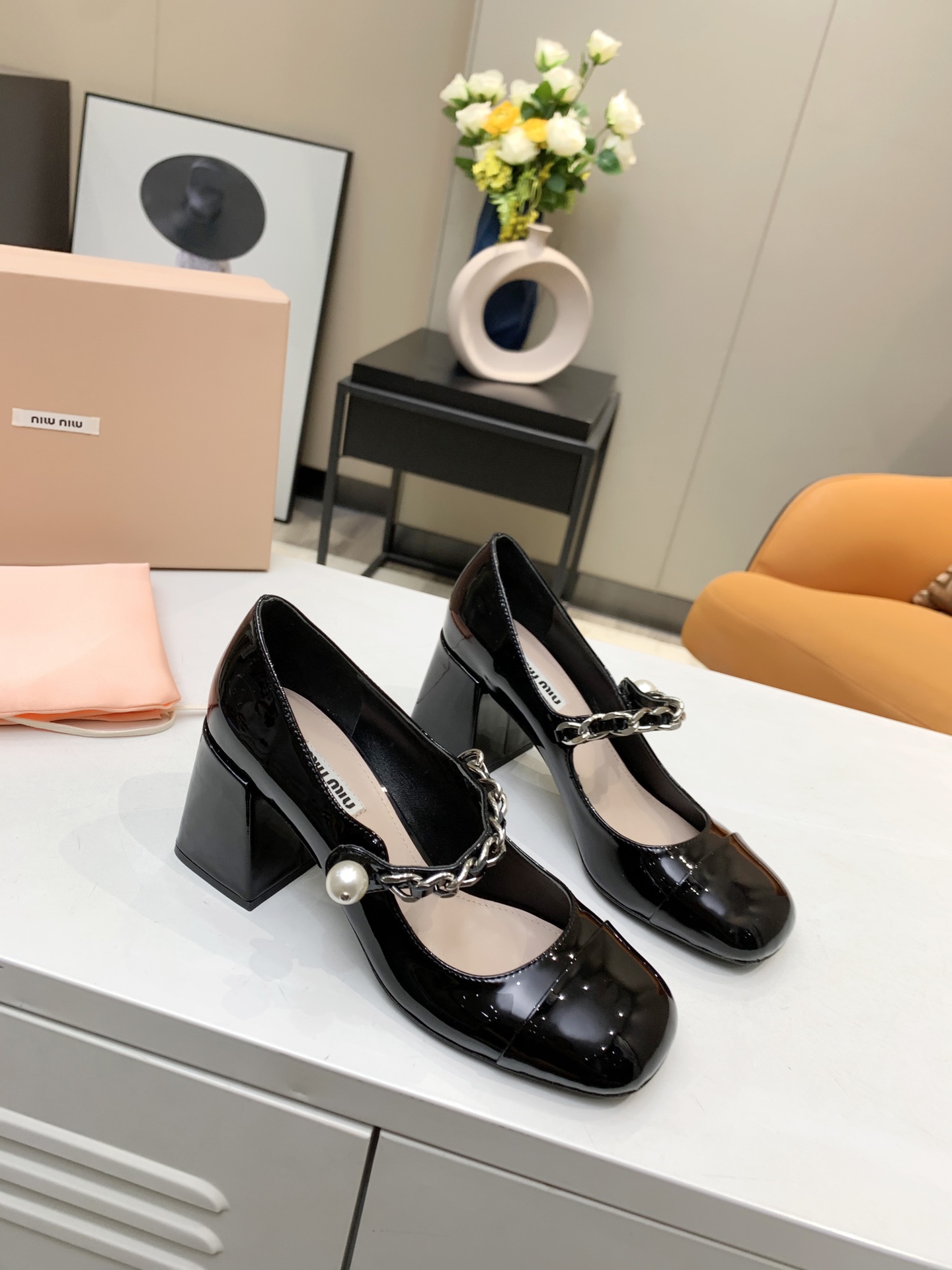 MiuMiu Single Layer Shoes Black Silver White Splicing Genuine Leather Patent Sheepskin Spring Collection Chains