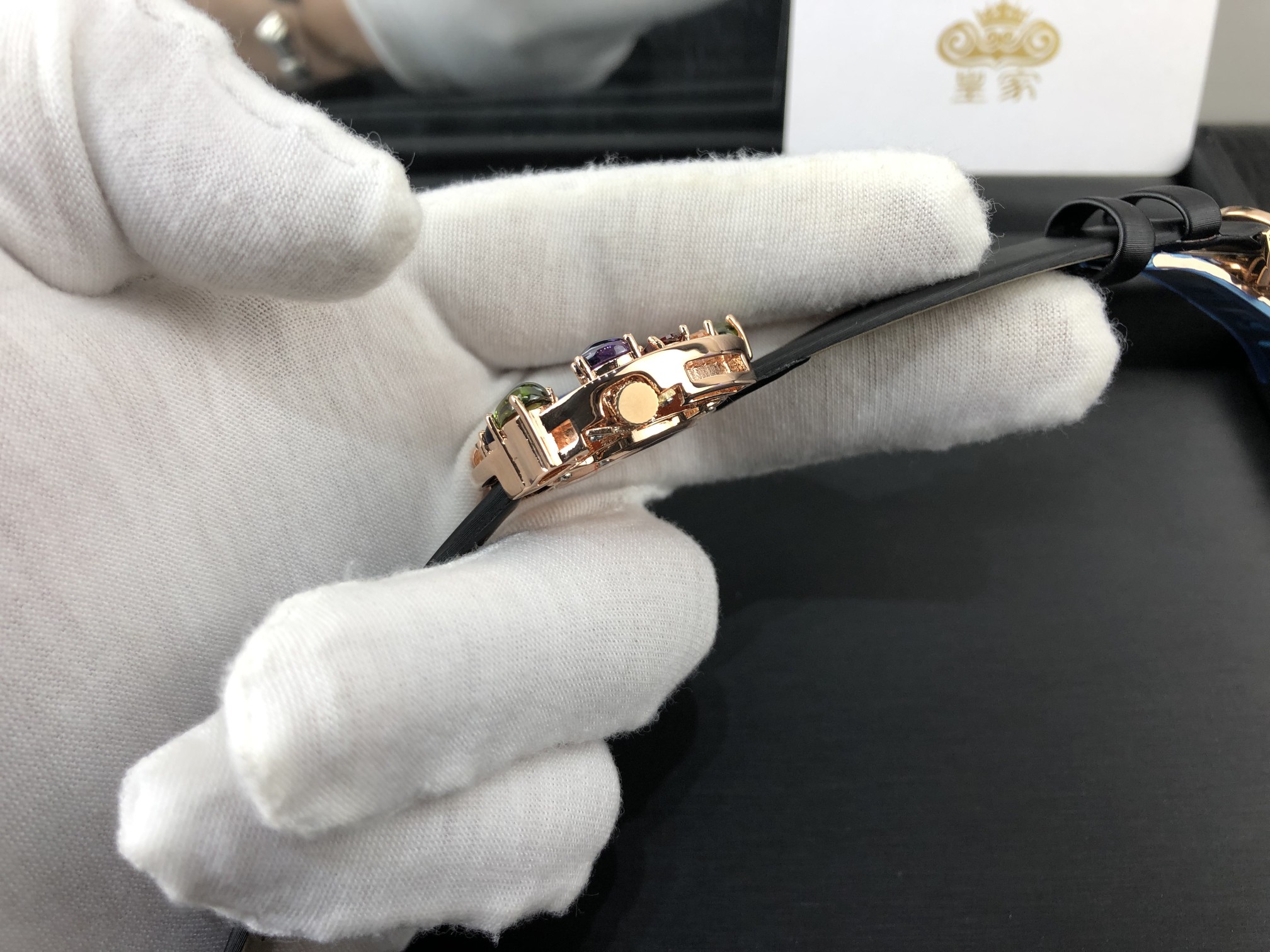 Bvlgari 皇家 宝格丽玫瑰金镶钻彩宝石女表