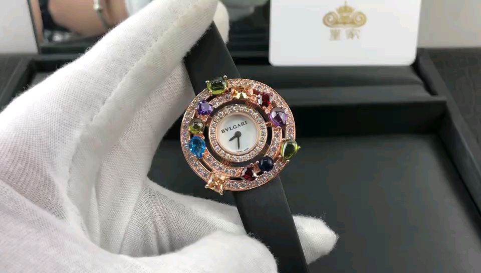 Bvlgari 皇家 宝格丽玫瑰金镶钻彩宝石女表视频欣赏