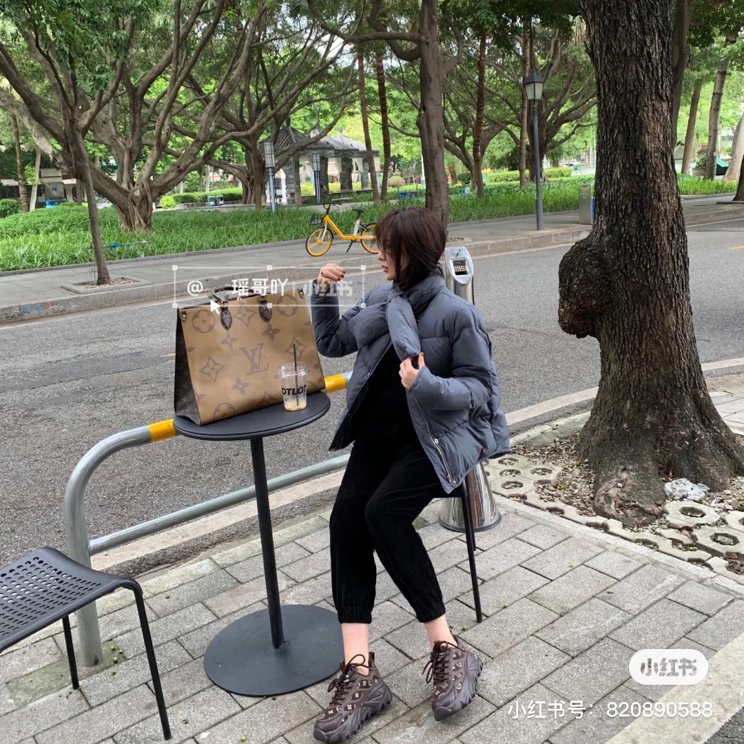 Louis Vuitton Large Monogram Tote Bag - Spacious & Elegant