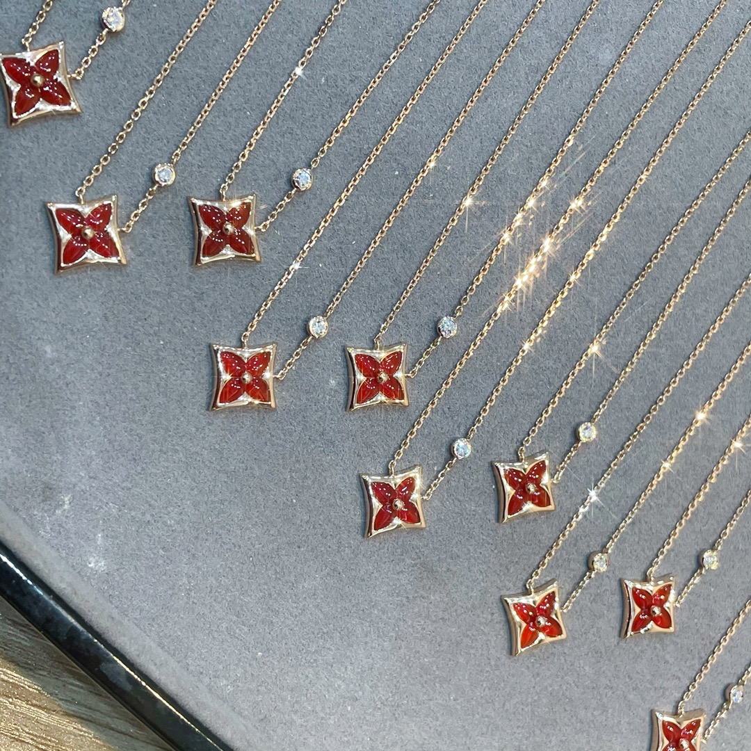 NO:101320,Gift recommendation LV chalcedony necklace, a must-have for purchase without hesitation. LV necklace that has been very popular recently~, Lv necklace, louis vuitton, necklace19860909礼物推荐 LV红玉髓项链 毫不犹豫必须入手的一款 最近很火爆的LV项链～,Lv项链,louis vuitton,necklace,Jewelry