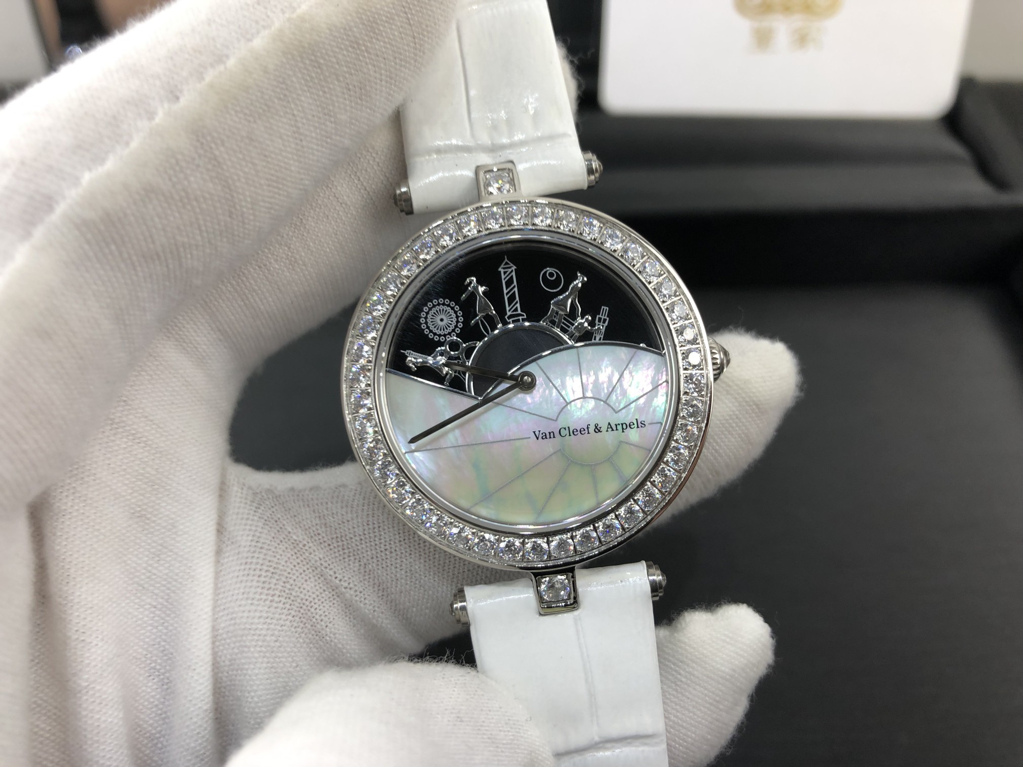 Van Cleef & Arpels 皇家 梵克雅宝巴黎的一天女表