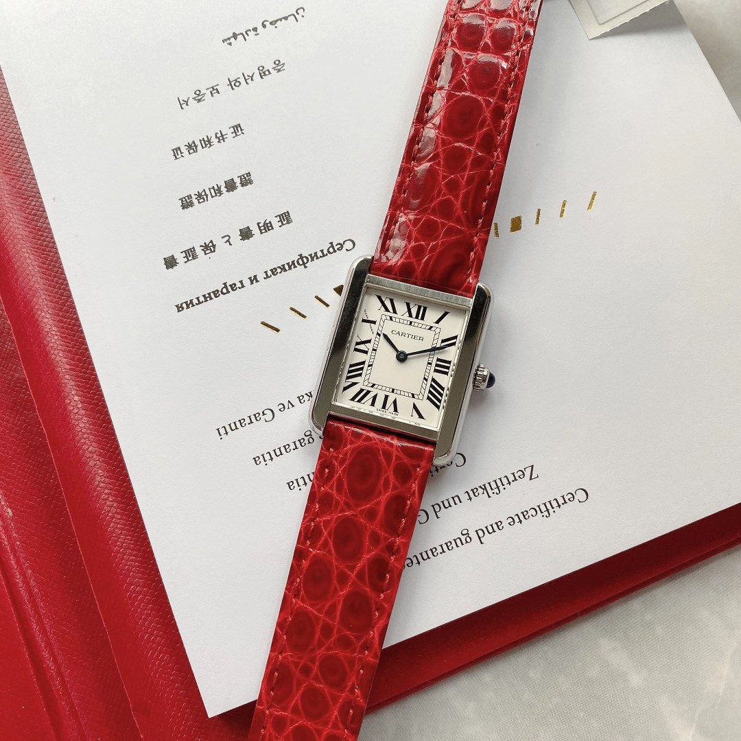 Cartier 卡地亚坦克系列配上红色鳄鱼皮女表