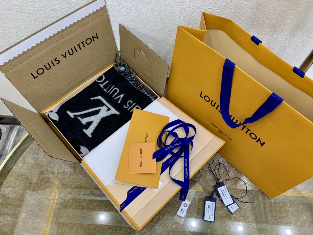 LV路易威登流苏饰边100%羊绒Reykjavik 围巾M75704#M75505#M71040#M71041#M76637#M76067