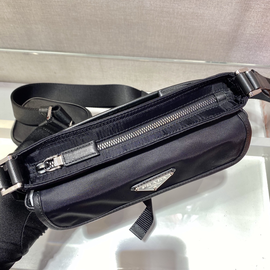 PRADA普拉达Re-Nylon再生尼龙材质新款邮差包2VH133