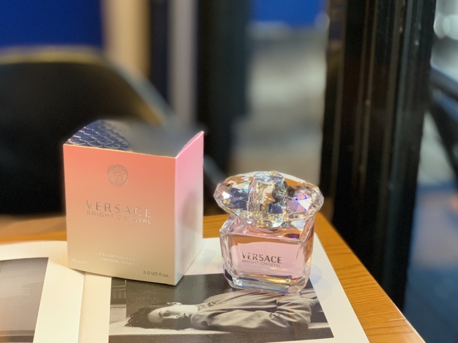 Versace Bright Crystal Eau de Toilette for Women, 90ml - Floral Fragrance 1 Versace Bright Crystal Eau de Toilette for Women, 90ml - Floral Fragrance