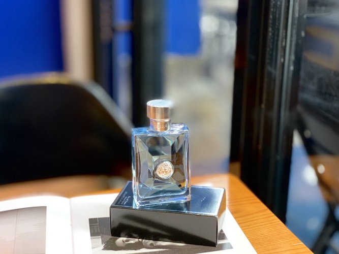 Versace Pour Homme 3.4 oz Eau de Toilette Spray for Men - Classic Fragrance 1 Versace Pour Homme 3.4 oz Eau de Toilette Spray for Men - Classic Fragrance