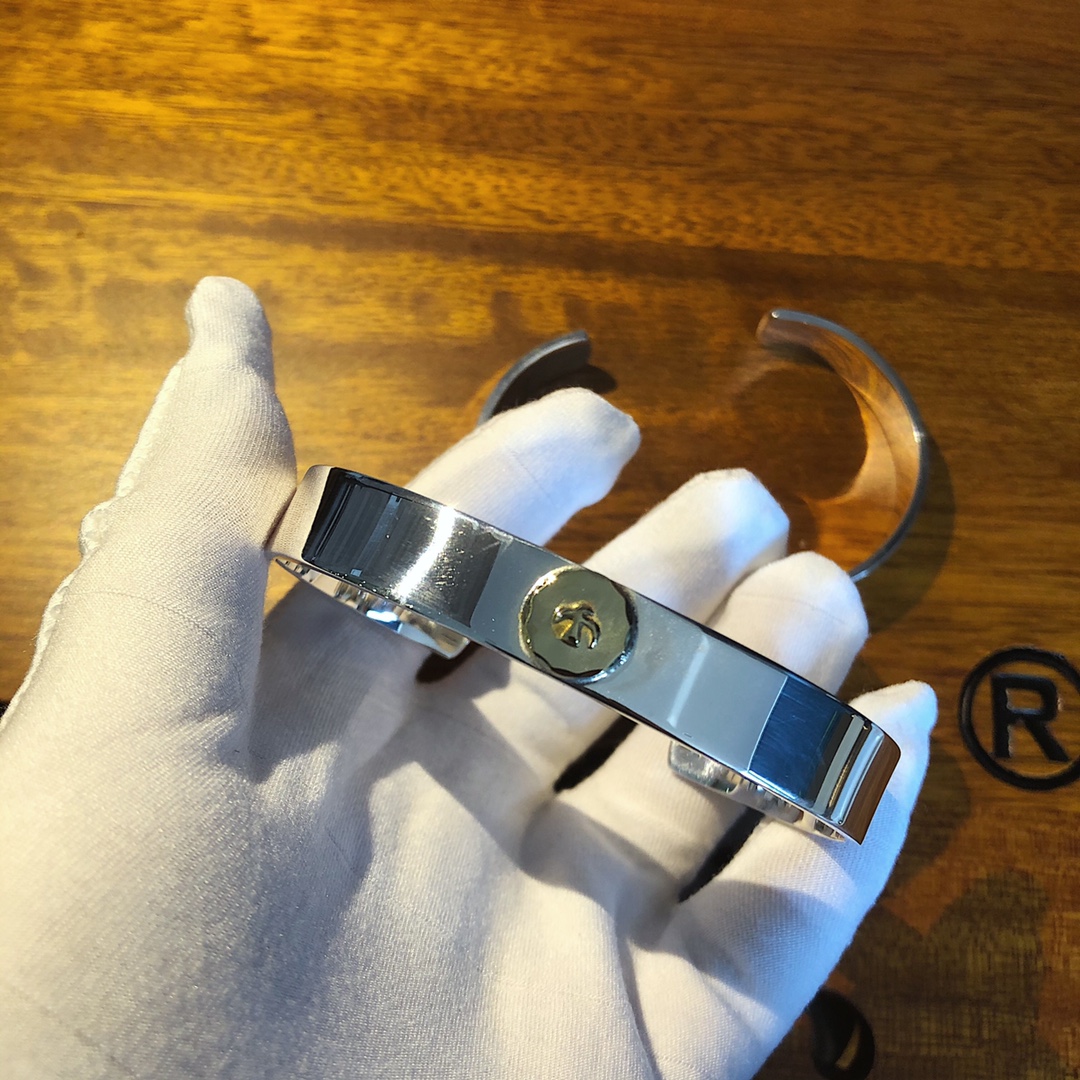 Takahashi Bangle