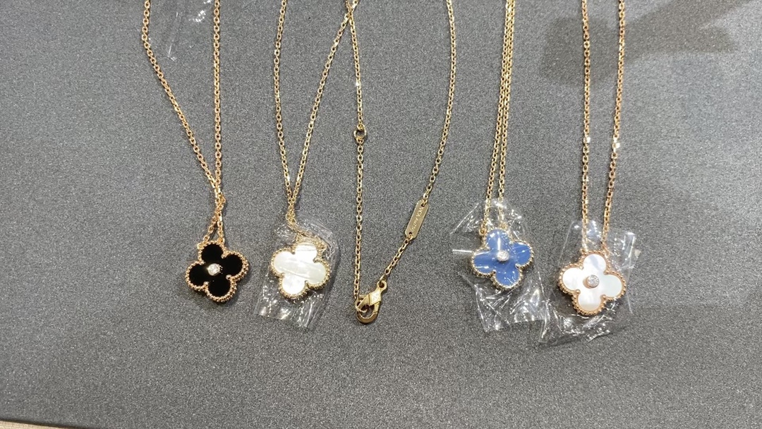 VCA Necklace