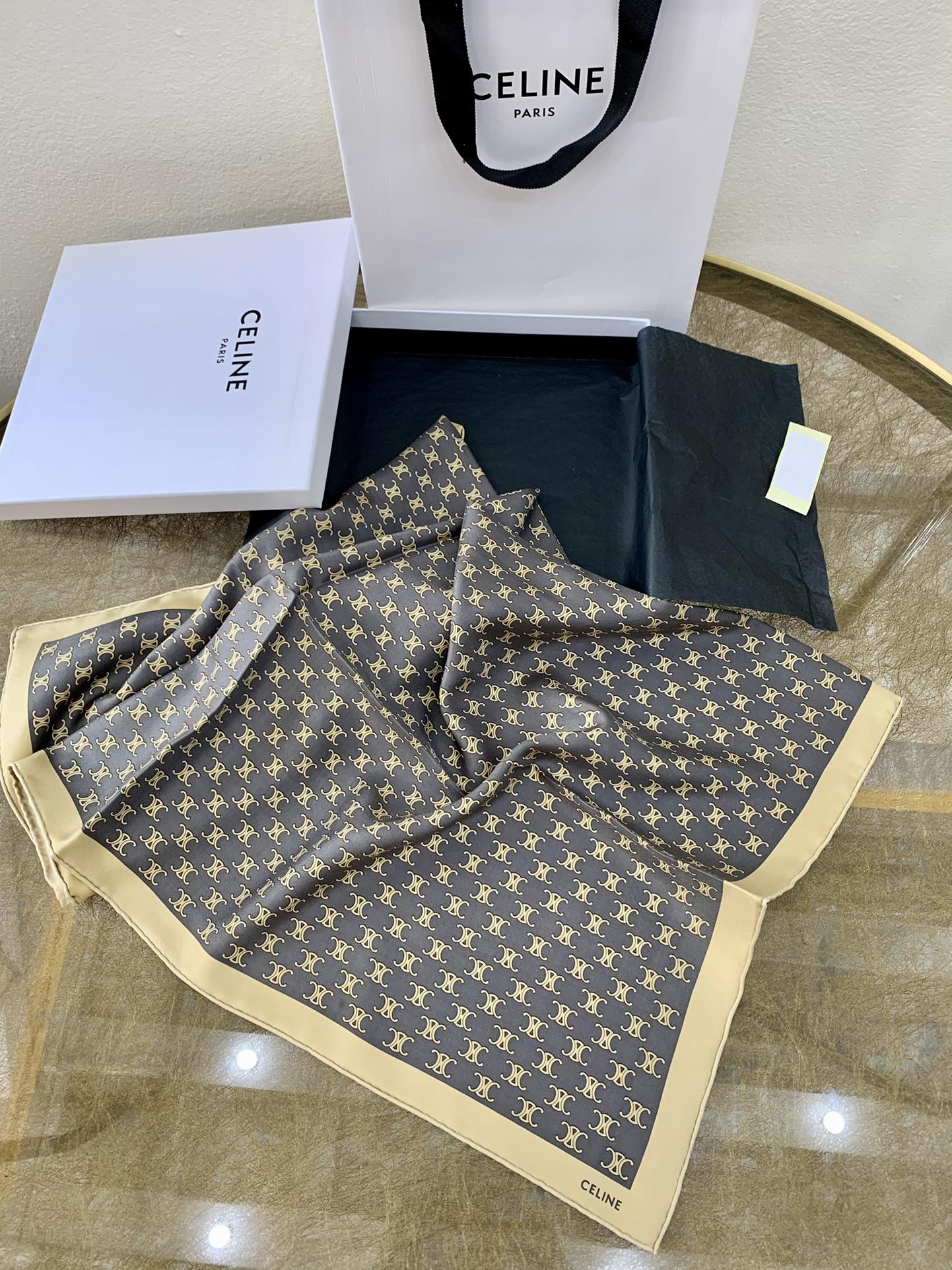 Celine赛琳凯旋门标志Celine triomphe真丝方巾
